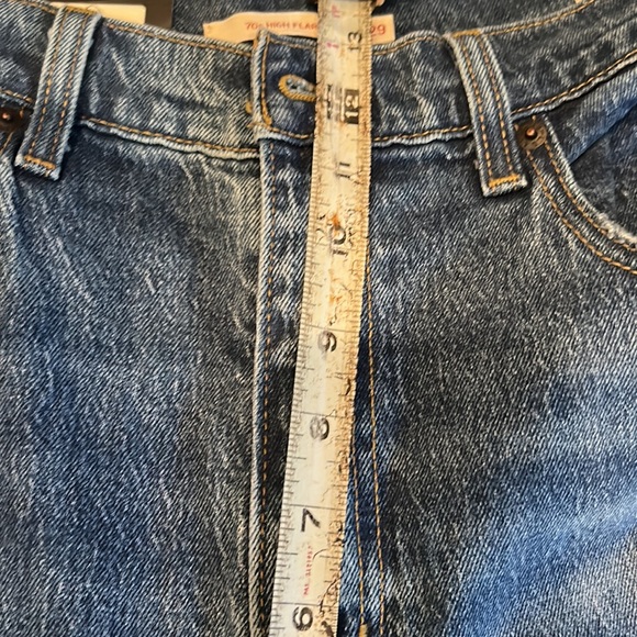 LEVIS PREMIUM 70’s high flare jeans in size 29x32. NWT! Perfect addition to fall - Picture 11 of 15